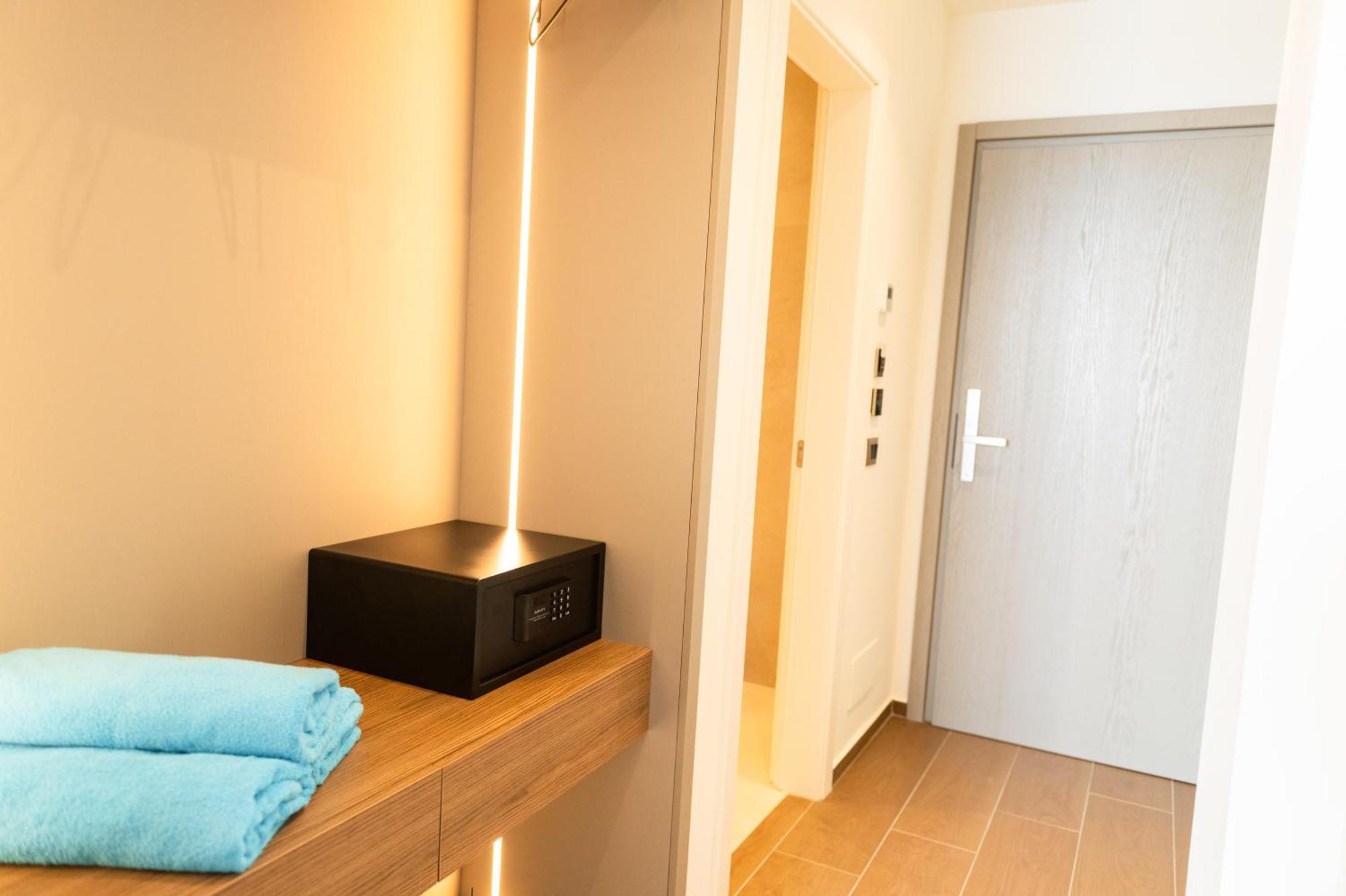Jost Caravel Hotel Radhime Luaran gambar