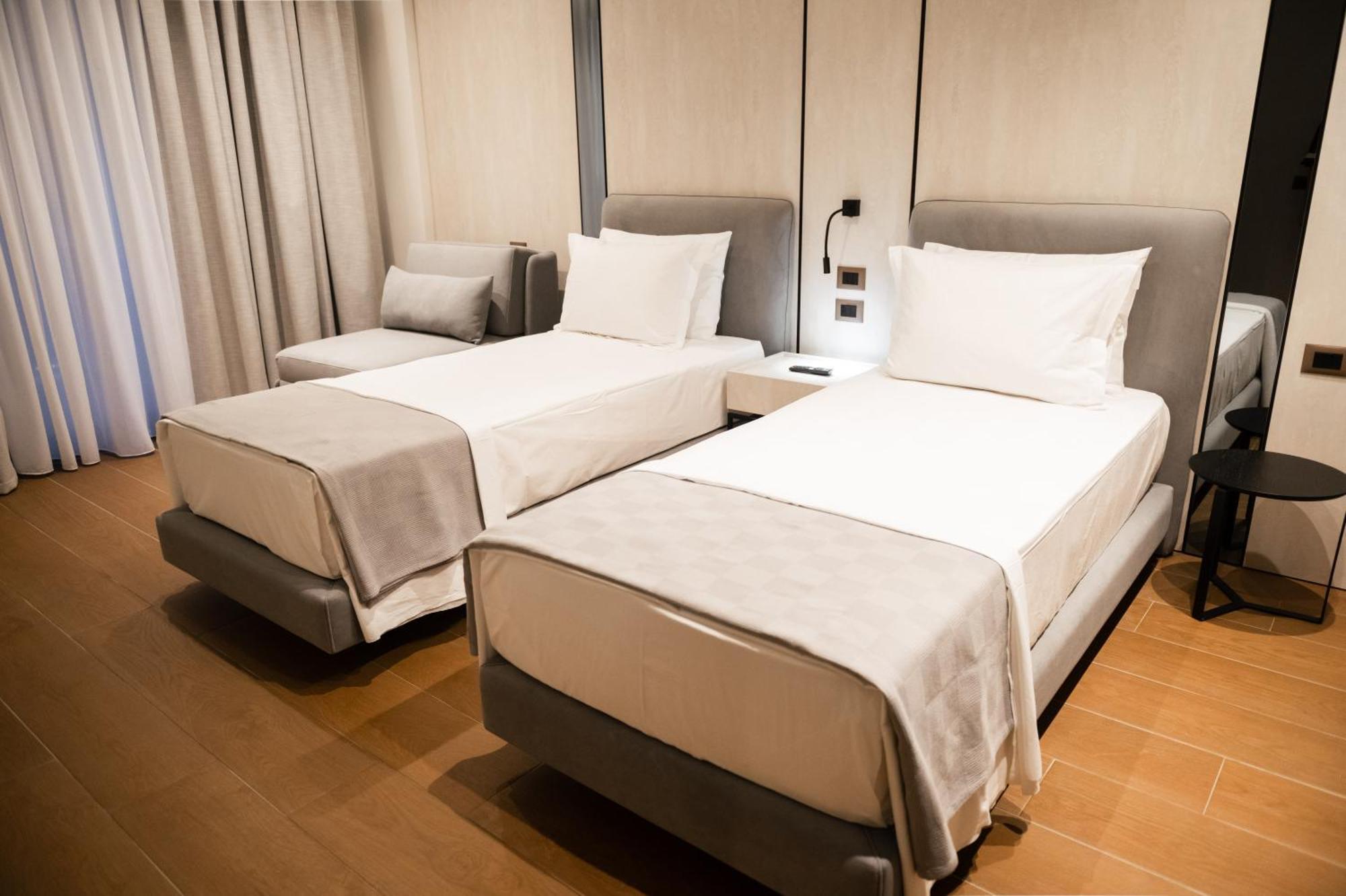 Jost Caravel Hotel Radhime Luaran gambar