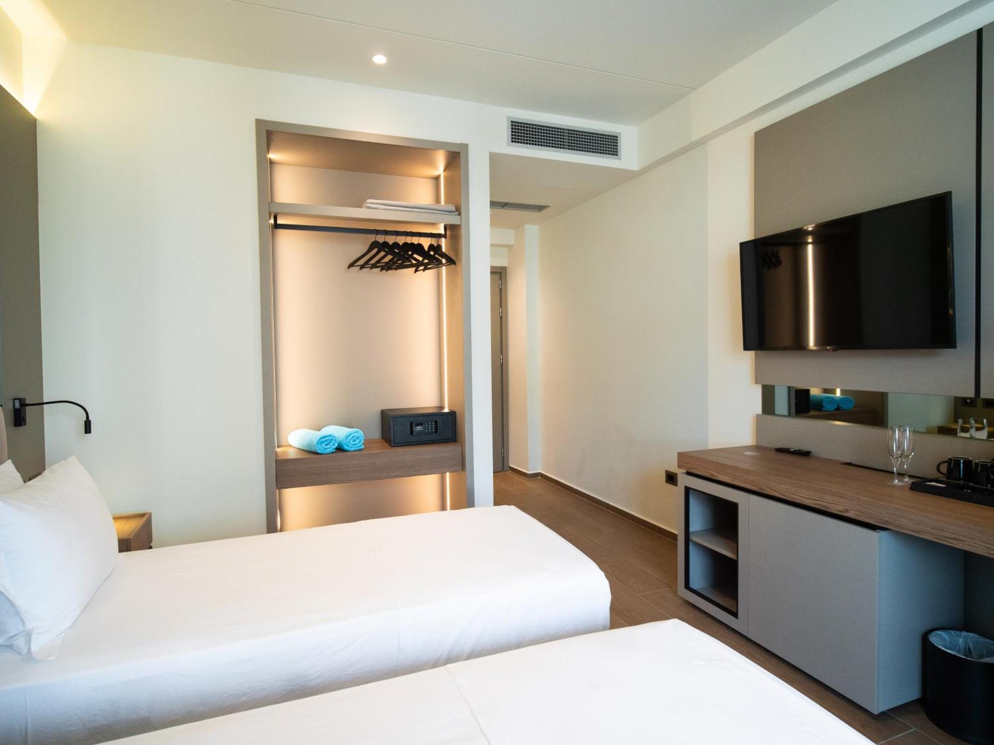 Jost Caravel Hotel Radhime Luaran gambar