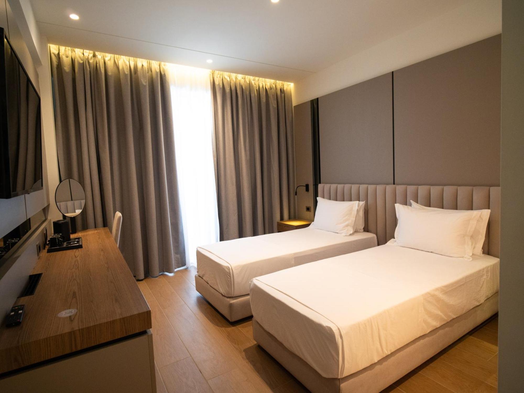 Jost Caravel Hotel Radhime Luaran gambar
