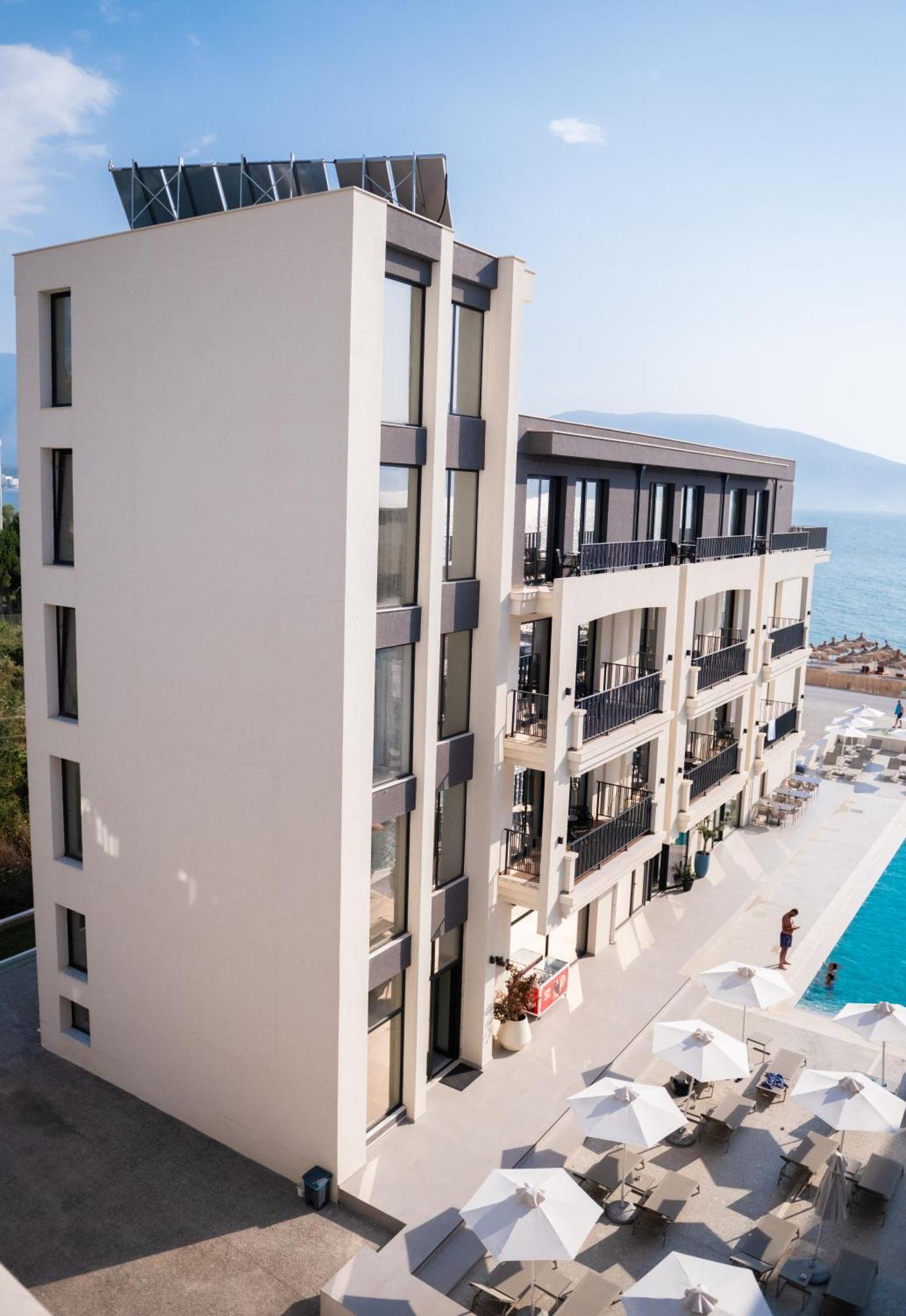 Jost Caravel Hotel Radhime Luaran gambar